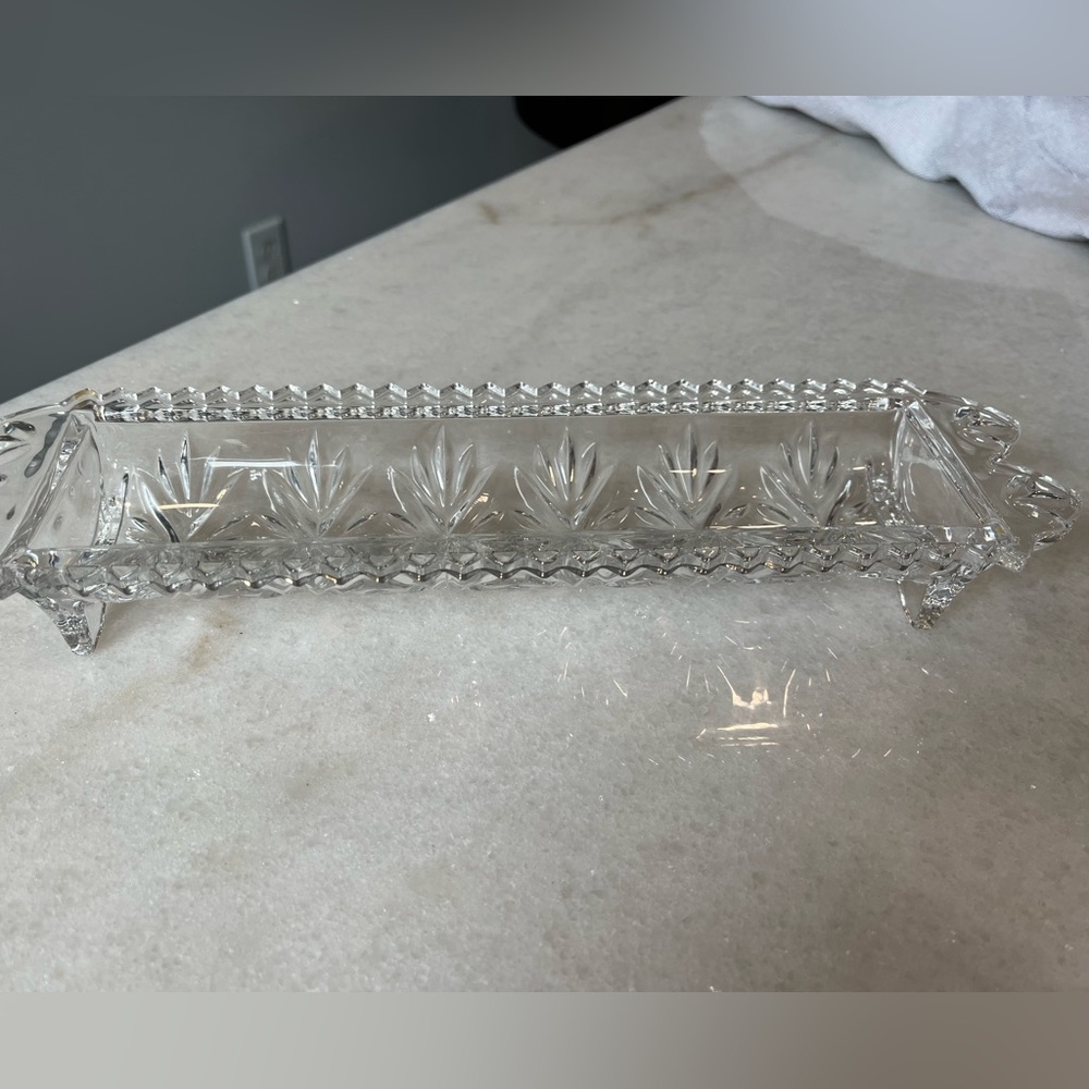 Cracker dish